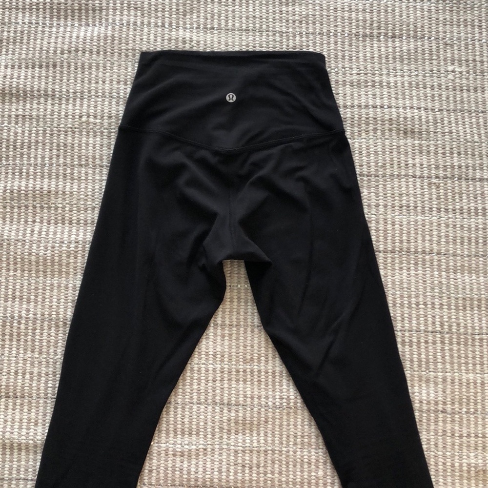 Lululemon size 4 leggings 28”